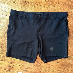 Torrid black stretchy comfortable Bermuda size 28 shorts
